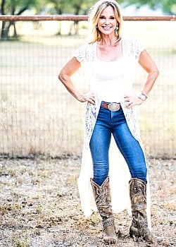 Sandra Dee Robinson